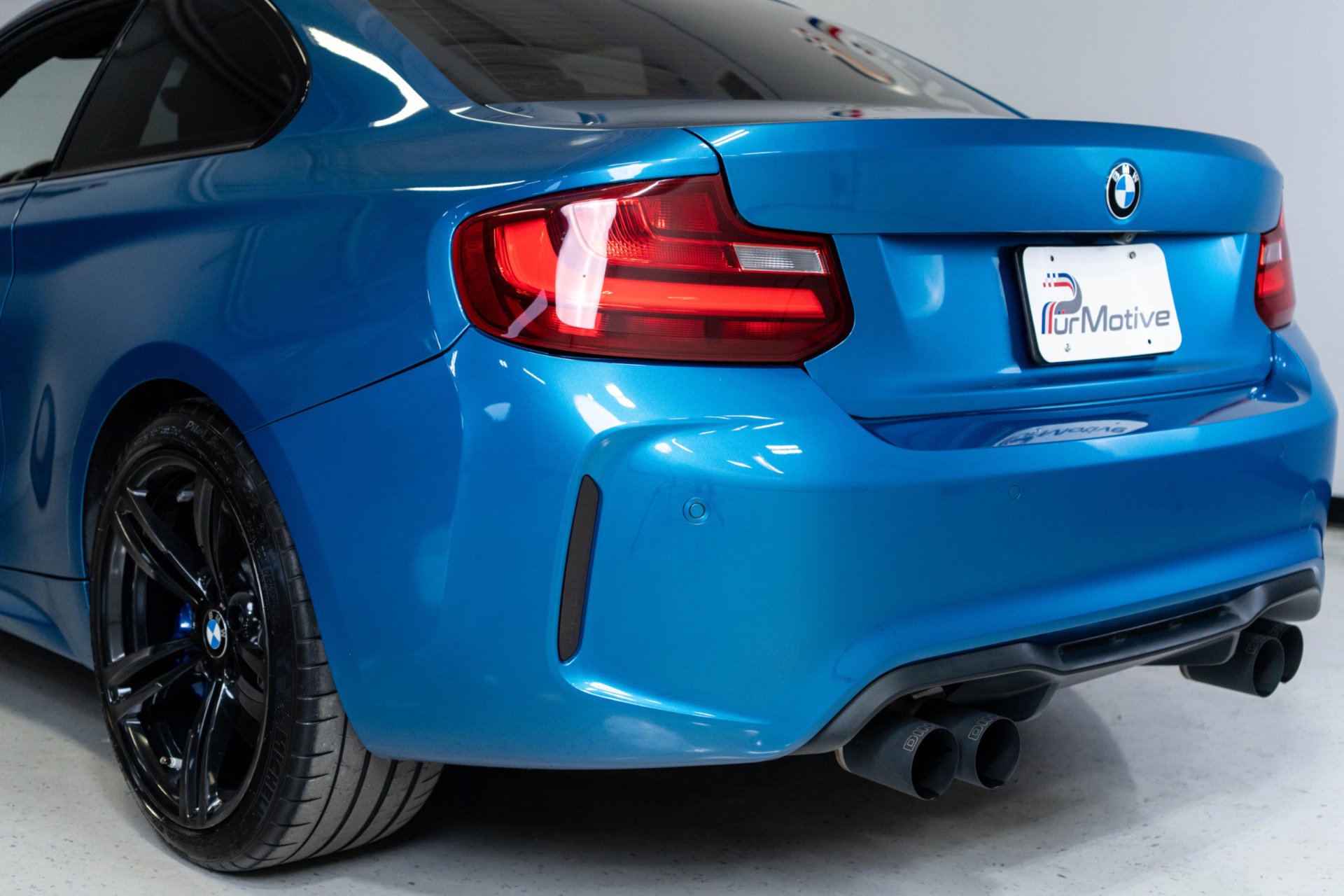 Used 2017 BMW M2 RWD image 9