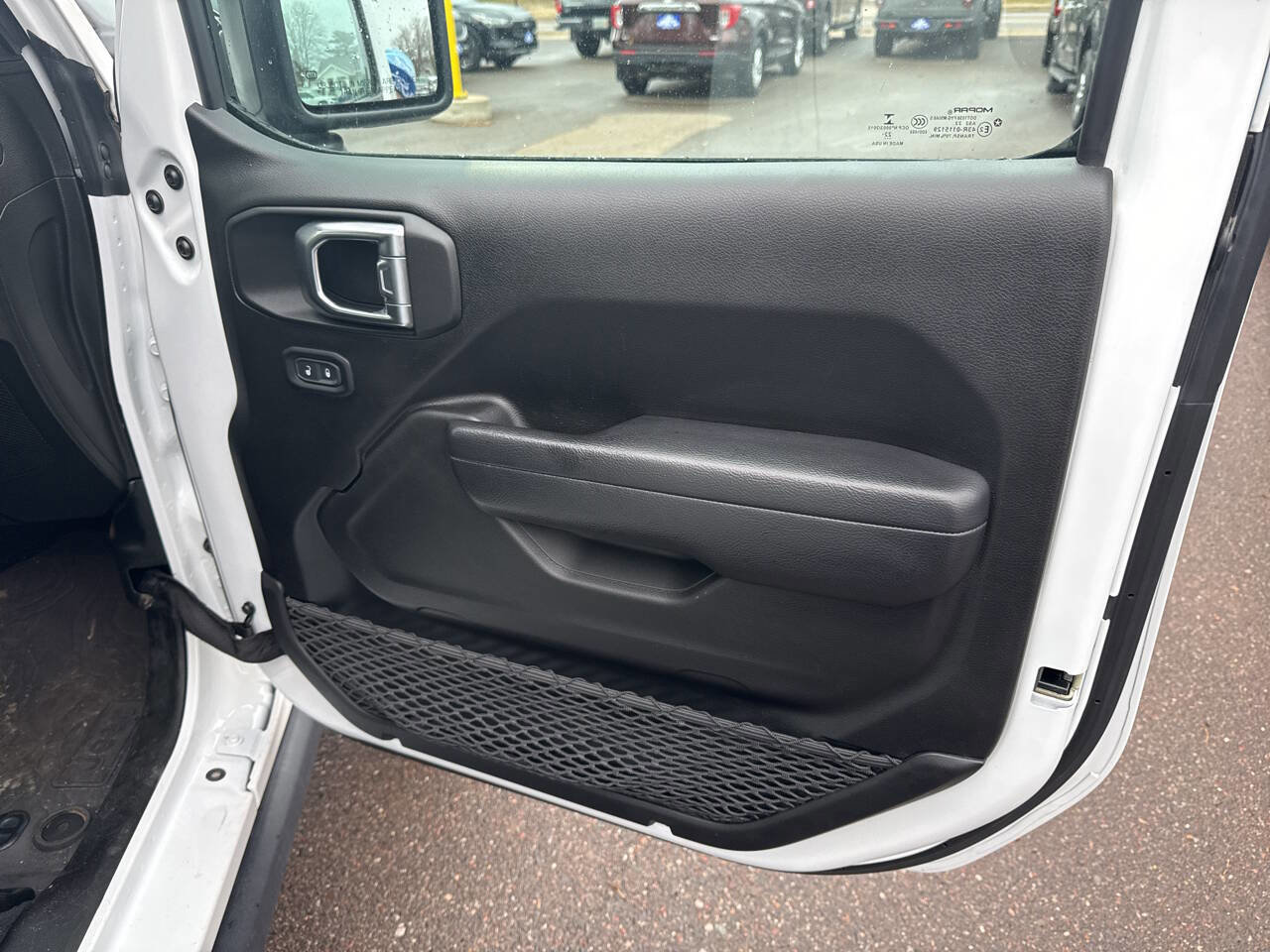 Used 2023 Jeep Gladiator Rubicon w/ Cold Weather Group AWD/4WD image 18