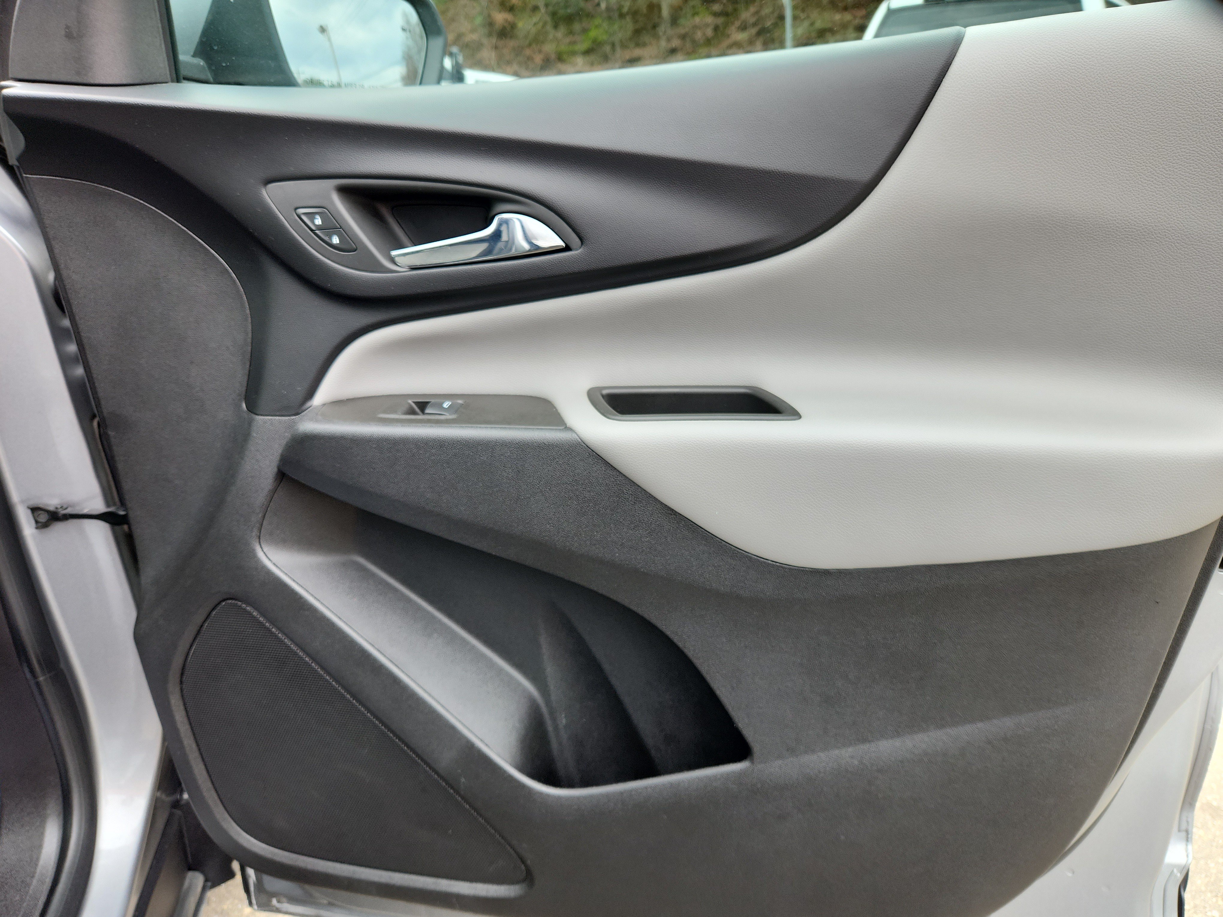Used 2024 Chevrolet Equinox LT FWD image 50