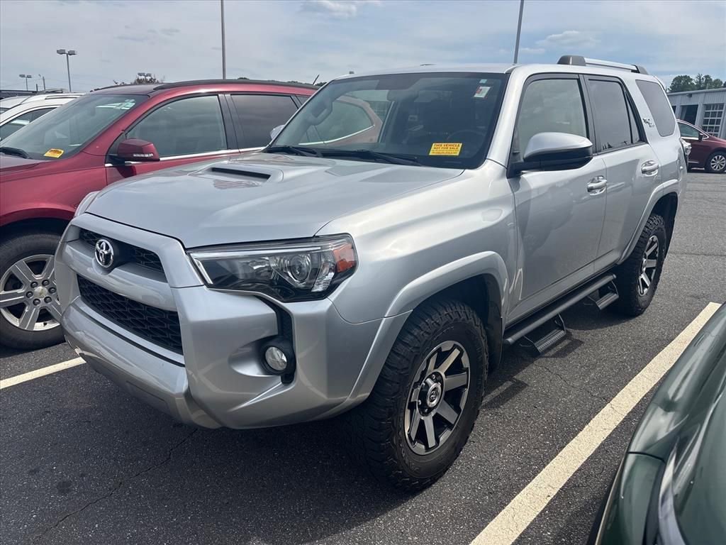 Used 2018 Toyota 4Runner TRD Off-Road AWD/4WD image 2