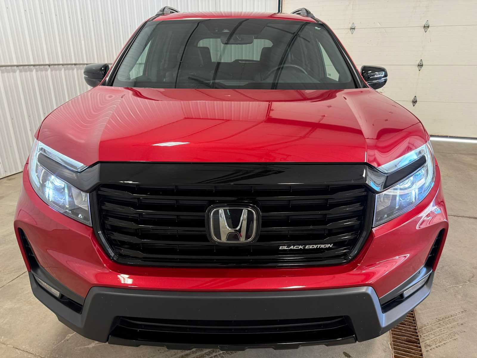 Used 2024 Honda Passport Black Edition image 3