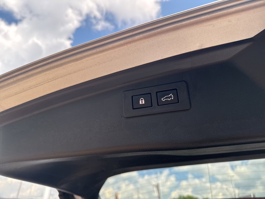 Used 2022 Subaru Outback Premium image 9