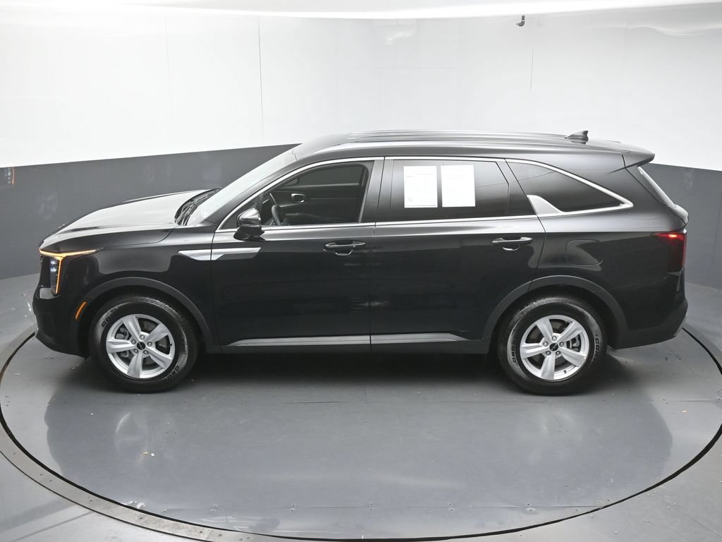 Used 2026 Kia Sorento LX FWD image 43