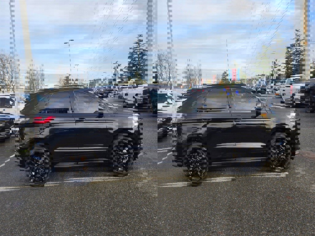 Used 2022 Ford Edge ST w/ Equipment Group 401A image 4