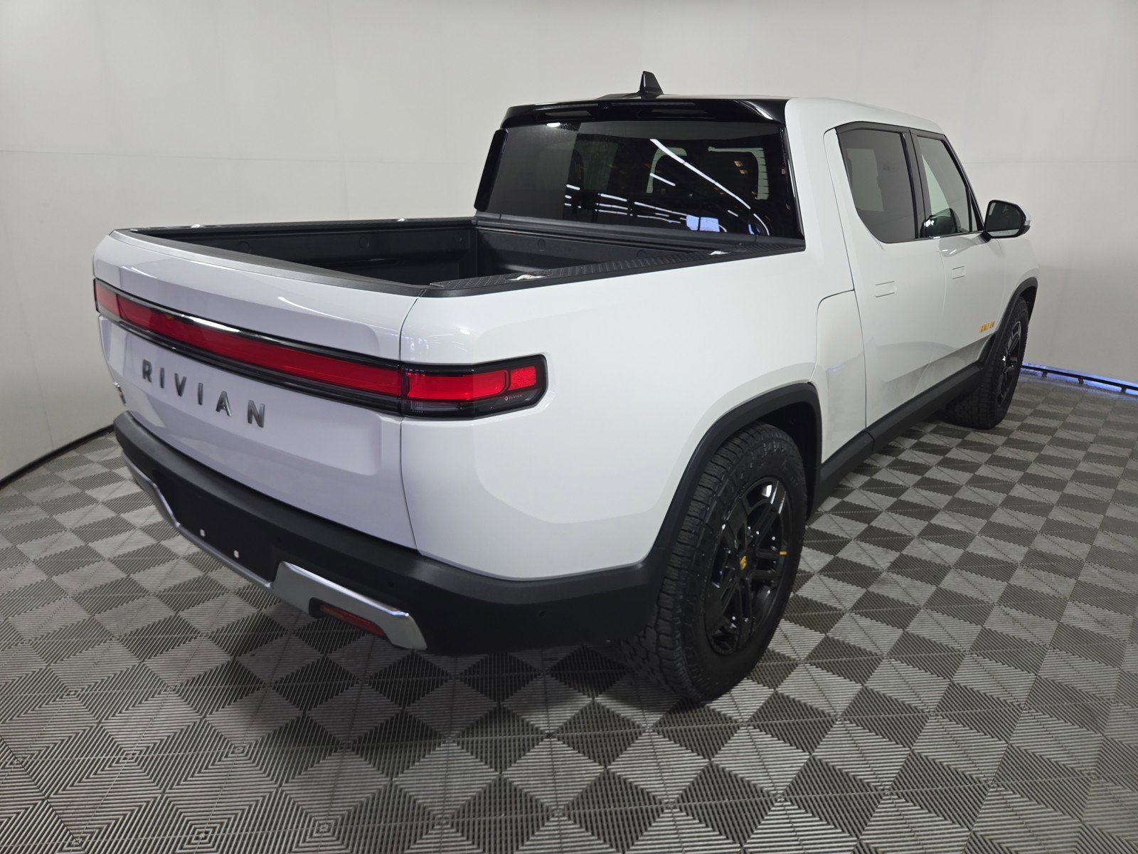 Used 2024 Rivian R1T Launch Edition AWD/4WD image 5