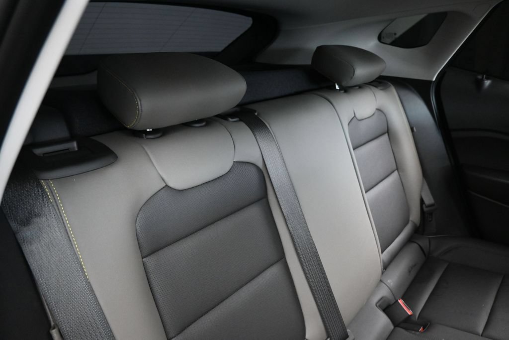 Used 2025 Chevrolet Trax ACTIV FWD image 36