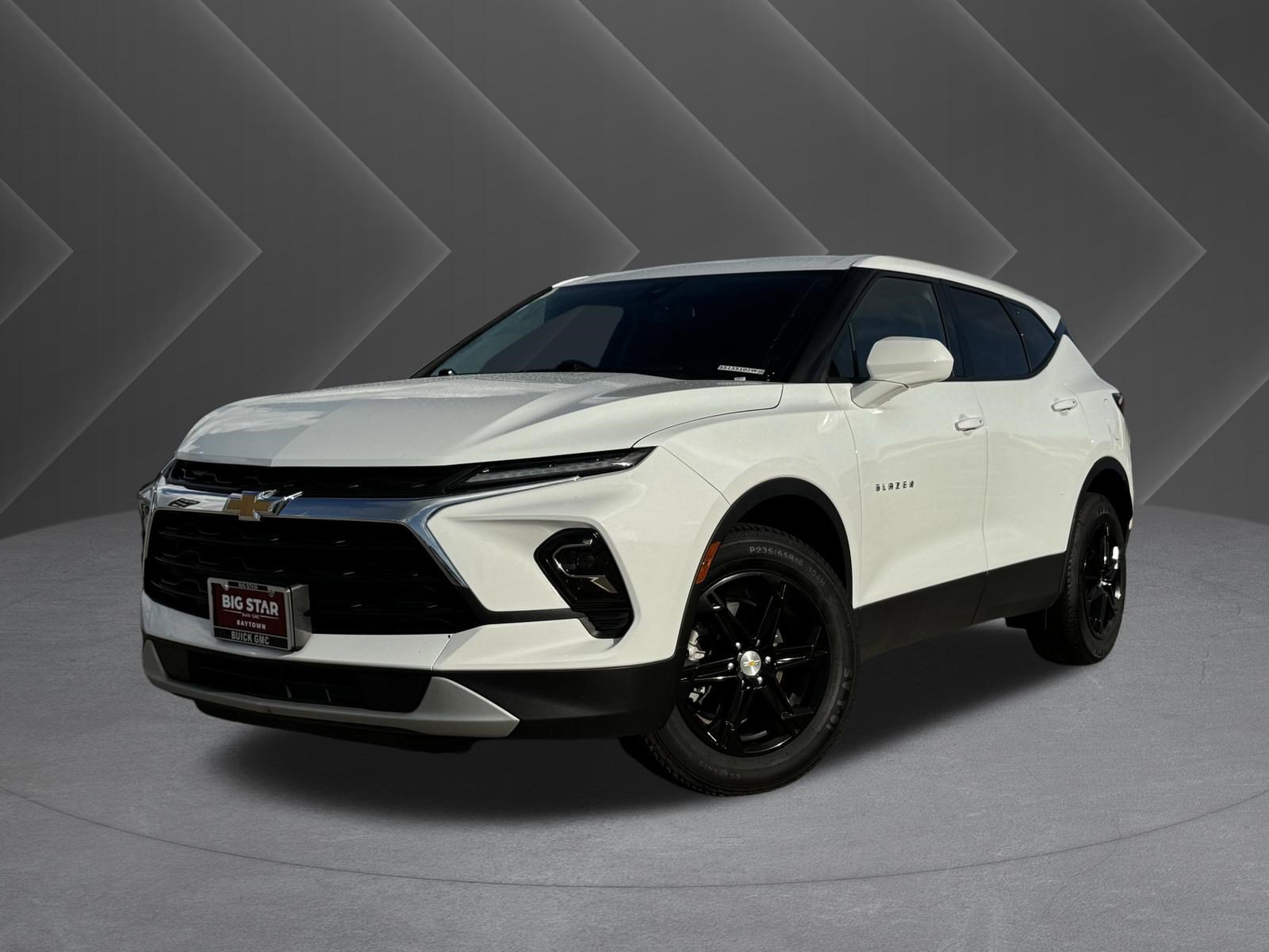 Used 2025 Chevrolet Blazer LT AWD/4WD image 2