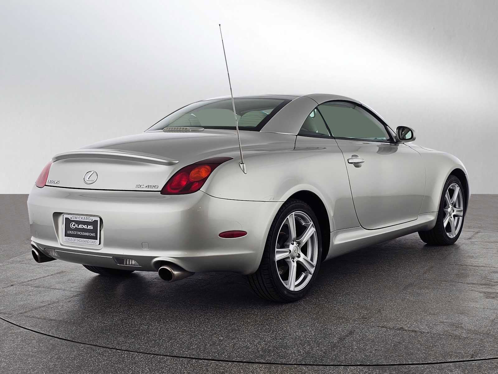 Used 2005 Lexus SC 430 Convertible image 3