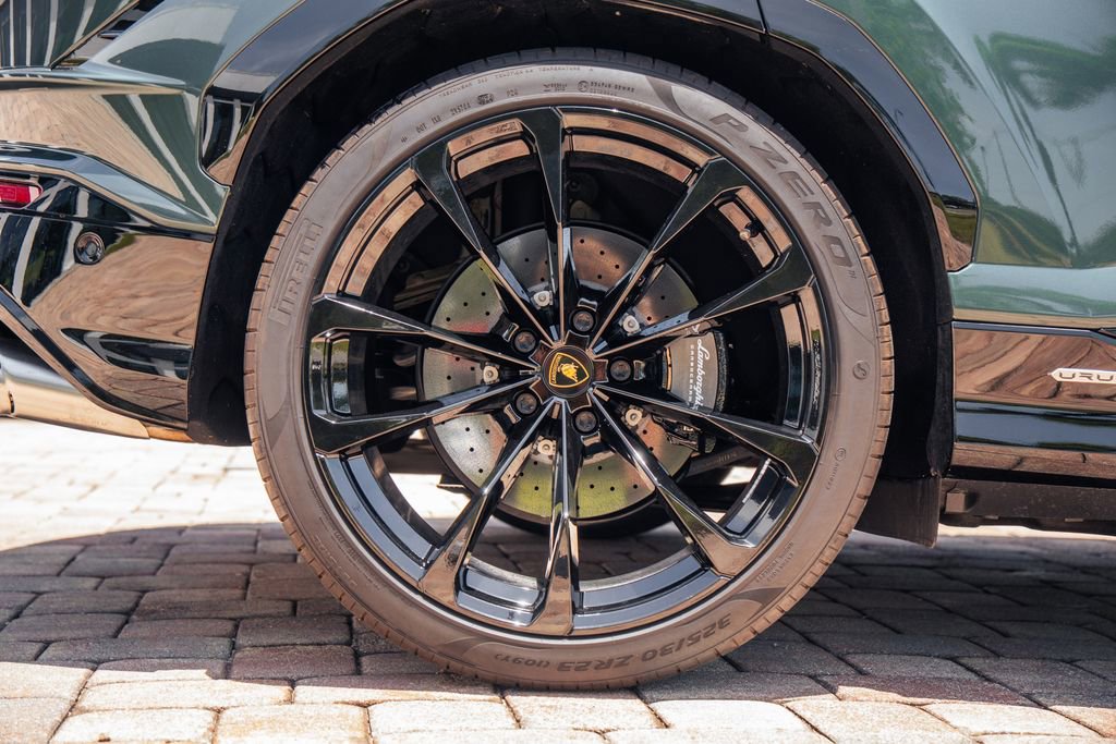 Used 2024 Lamborghini Urus S AWD/4WD image 13