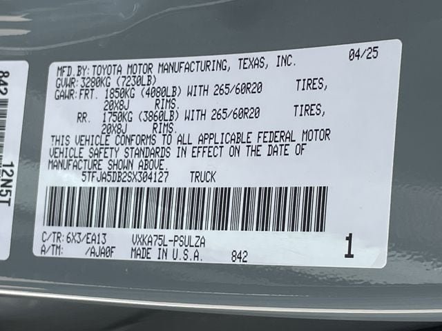 Used 2025 Toyota Tundra Limited AWD/4WD image 30