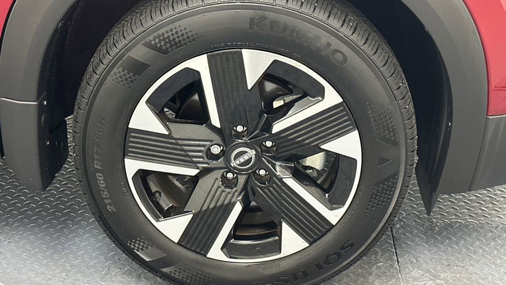 Used 2025 Nissan Kicks SV AWD/4WD image 19