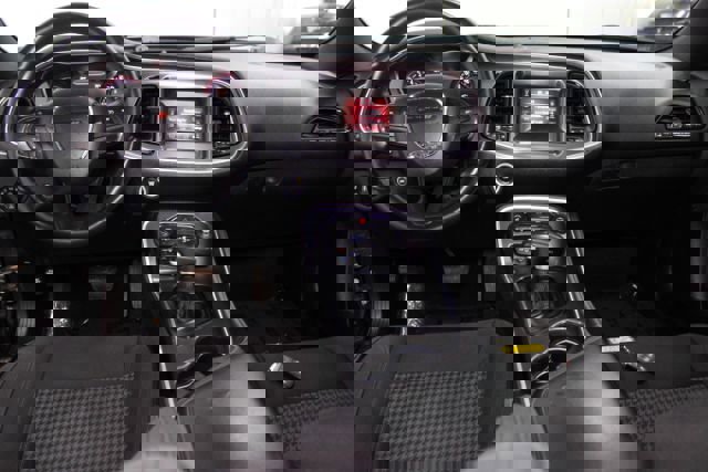 Used 2016 Dodge Challenger SXT w/ Blacktop Package image 2