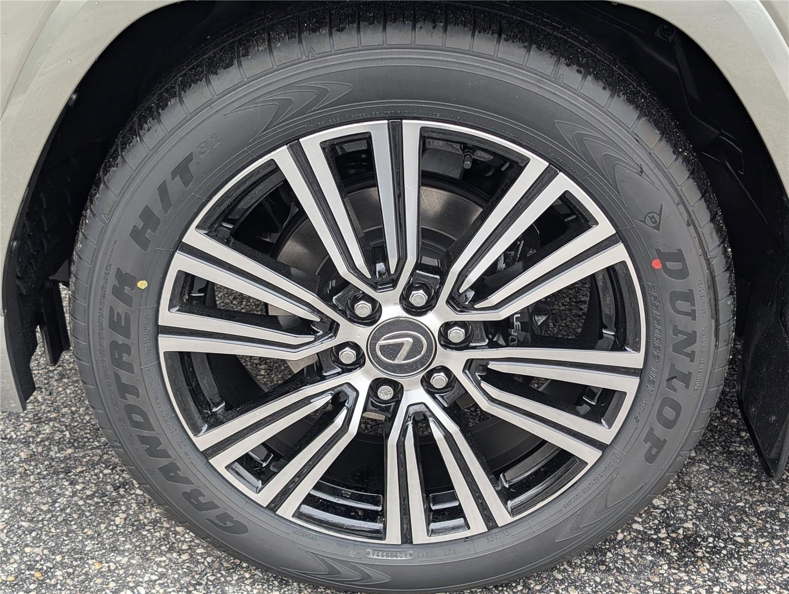 New 2026 Lexus LX 700h Luxury image 6