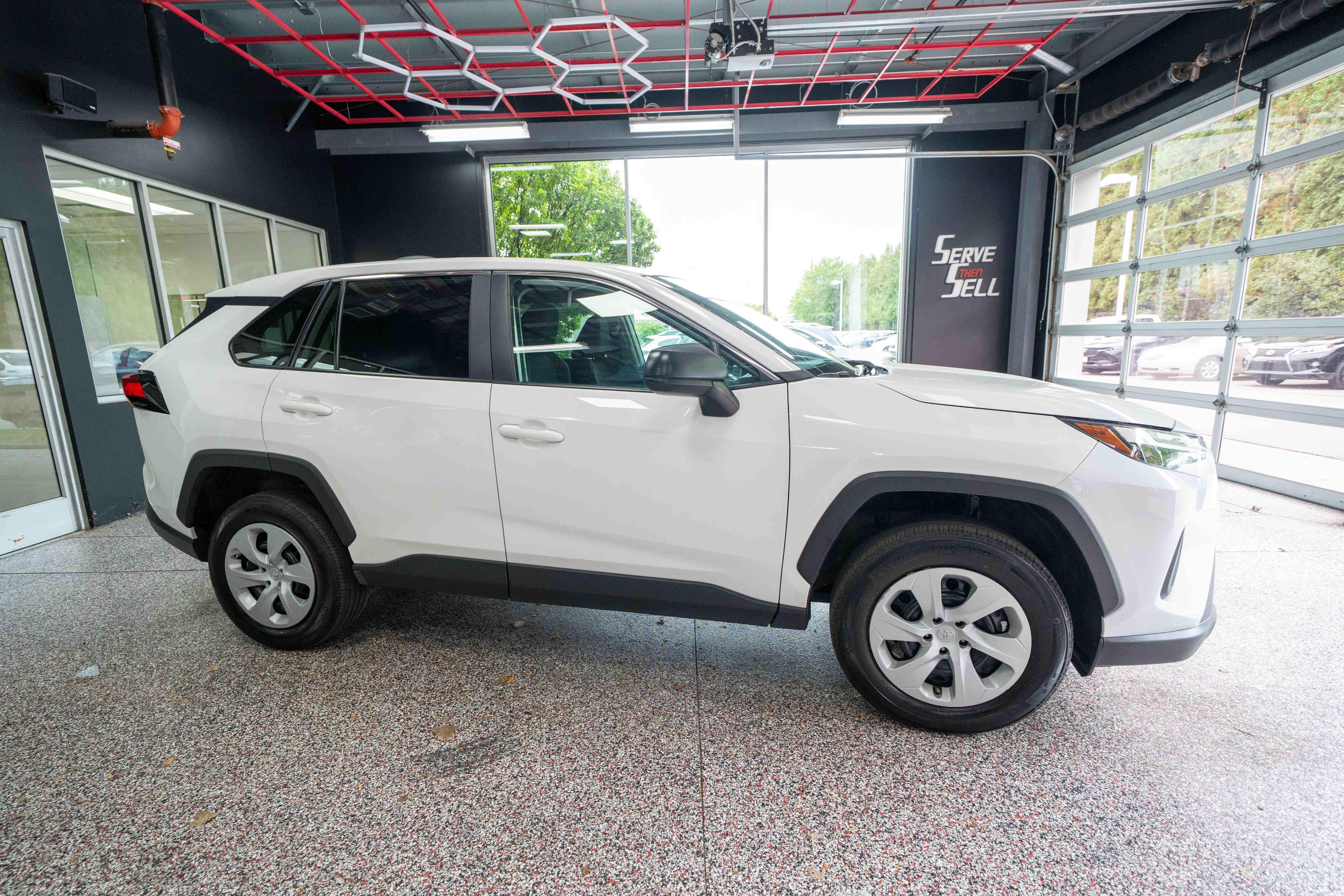 Used 2025 Toyota RAV4 LE AWD/4WD image 5