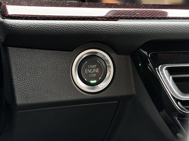 Used 2025 Chevrolet Traverse Z71 w/ Driver Confidence Package image 30