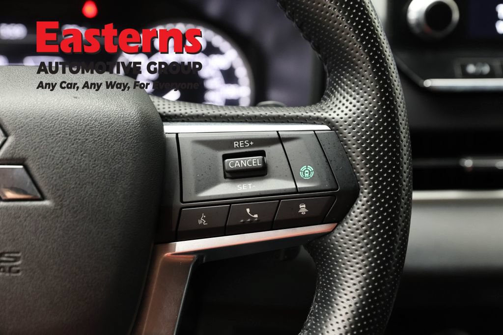 Used 2024 Mitsubishi Outlander SE AWD/4WD image 16