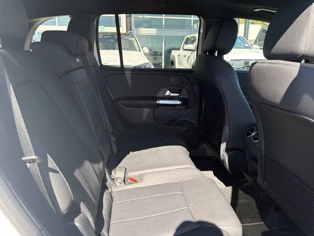 Used 2026 Mercedes-Benz GLB 250 image 9