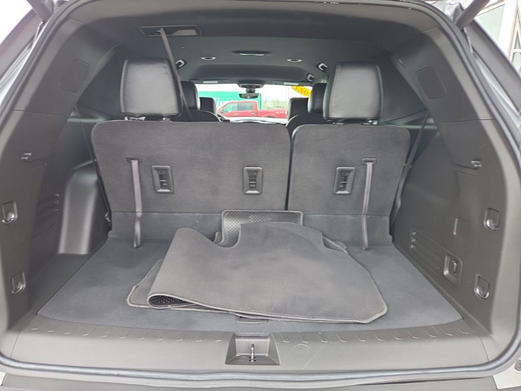 Used 2023 Chevrolet Traverse LT FWD image 28