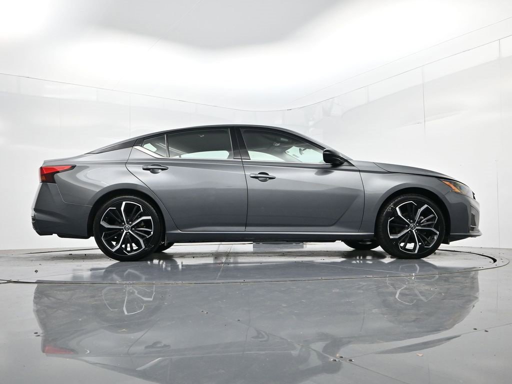 Used 2024 Nissan Altima 2.5 SR image 45