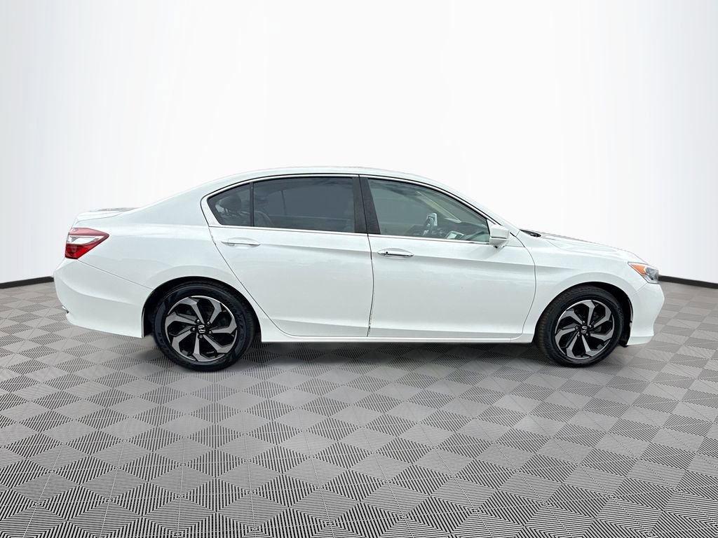 Used 2017 Honda Accord EX image 5