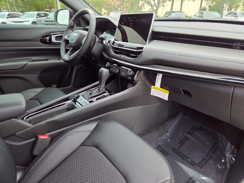 New 2026 Jeep Compass Latitude AWD/4WD image 14