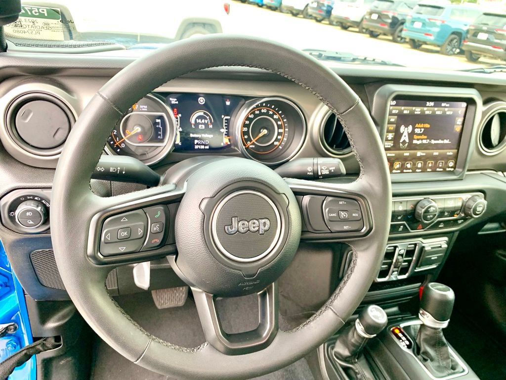 Used 2023 Jeep Gladiator Sport AWD/4WD image 30