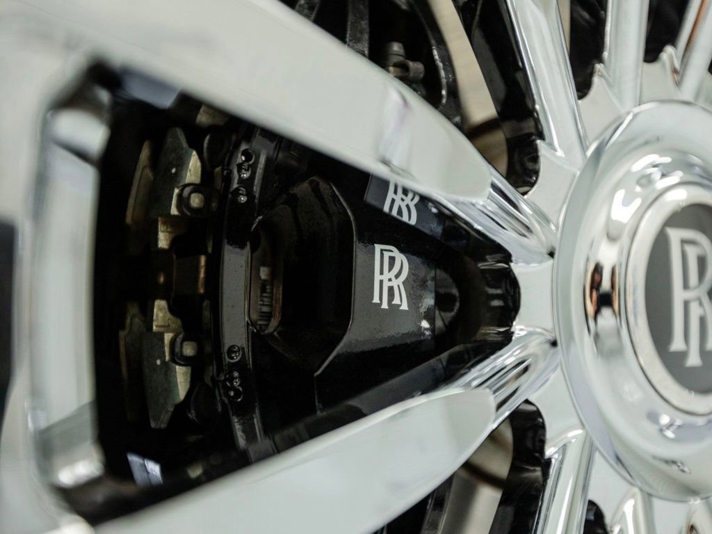 Used 2022 Rolls-Royce Cullinan w/ Cullinan Package image 16