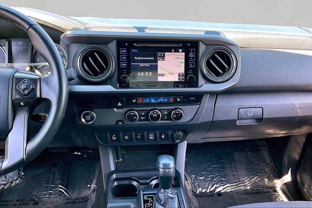 Used 2017 Toyota Tacoma TRD Sport w/ Premium & Technology Package RWD image 10