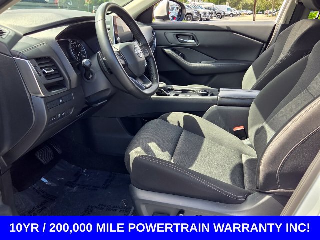 Used 2025 Nissan Rogue SV AWD/4WD image 9