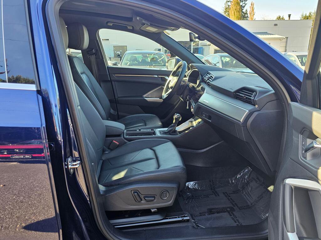 Used 2025 Audi Q3 2.0T Premium AWD/4WD image 11