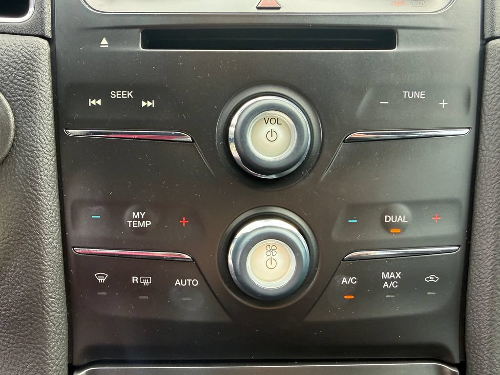 Used 2014 Ford Taurus SEL w/ Equipment Group 201A FWD image 32
