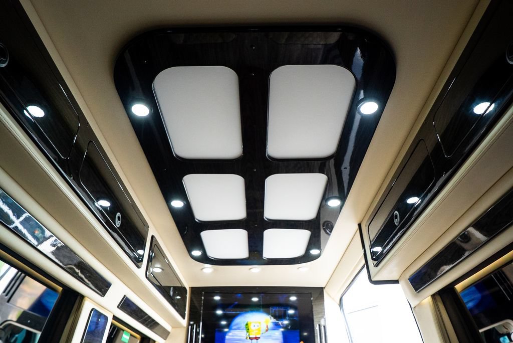 Used 2023 Mercedes-Benz Sprinter 3500 image 50