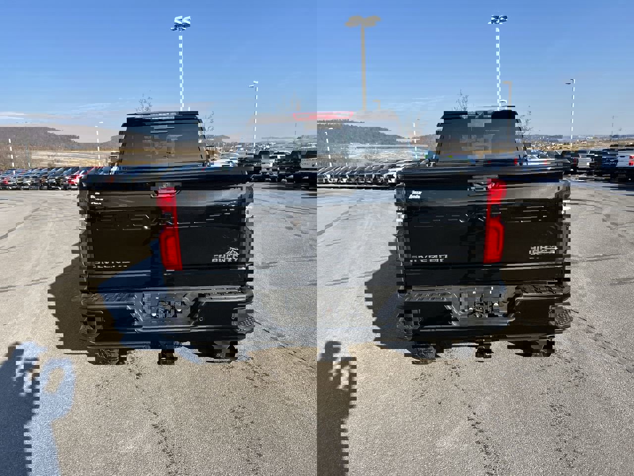 Used 2022 Chevrolet Silverado 2500 High Country w/ Z71 Off-Road Package image 6