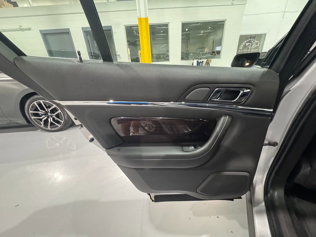 Used 2012 Lincoln MKS AWD image 35