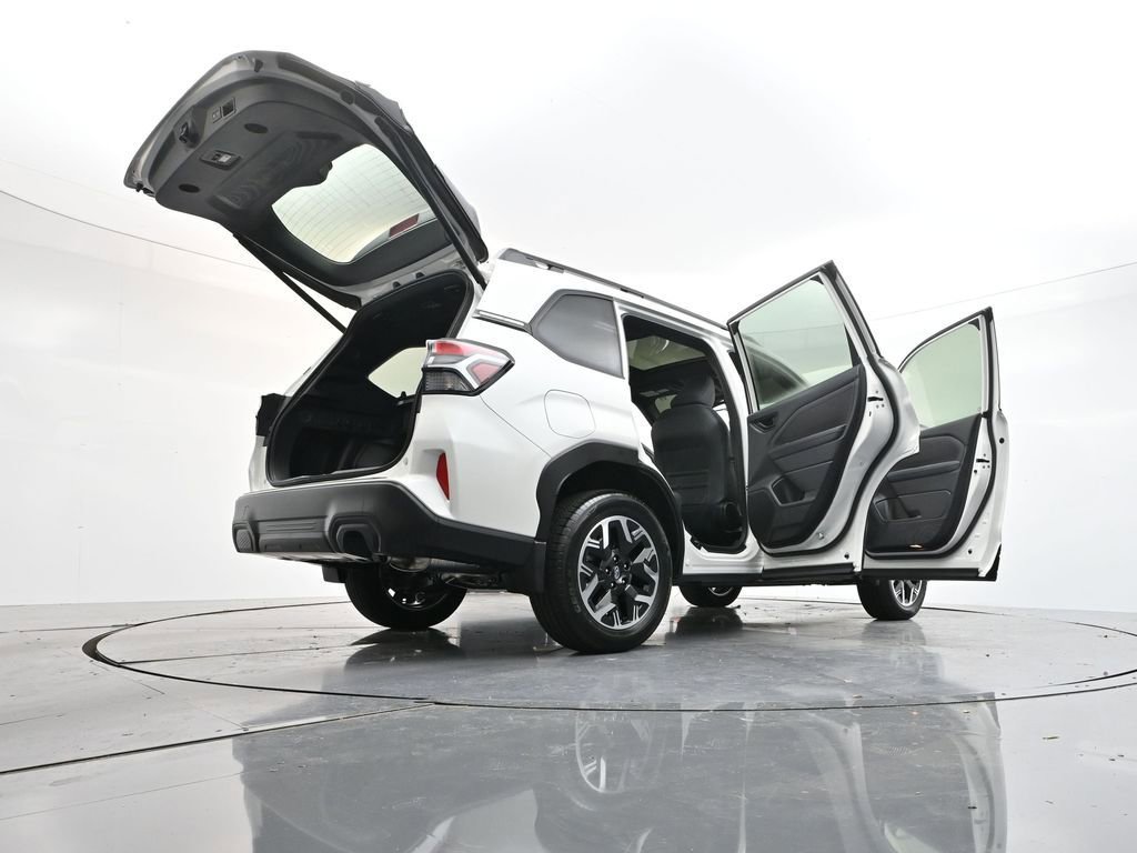 Used 2025 Subaru Forester Premium w/ Convenience Package #2 image 41