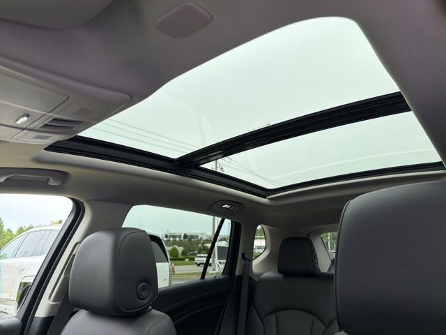 Used 2020 Buick Envision Essence FWD image 25
