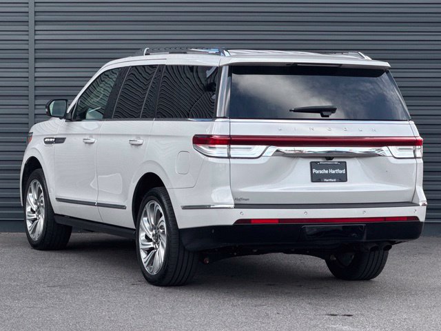 Used 2024 Lincoln Navigator Reserve AWD/4WD image 3