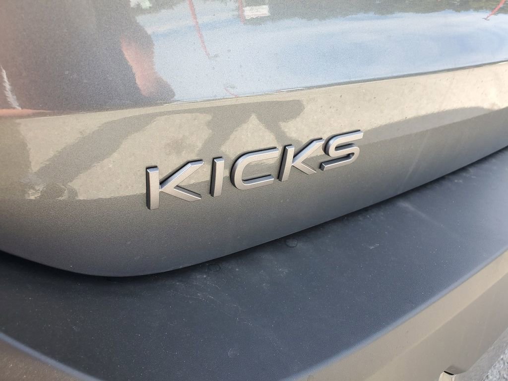 New 2026 Nissan Kicks SR FWD image 9