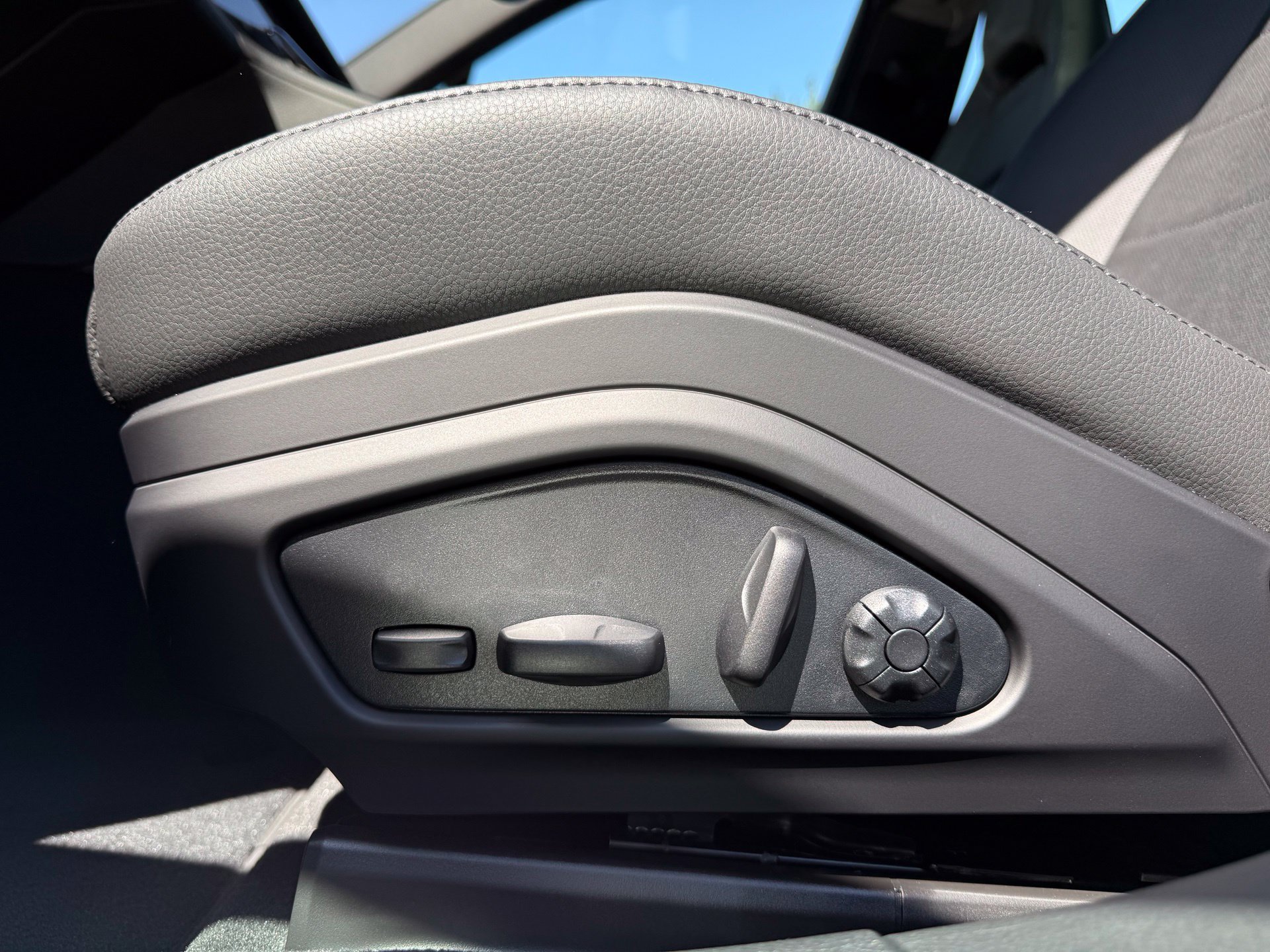 New 2026 Porsche Panamera 4 AWD/4WD image 28