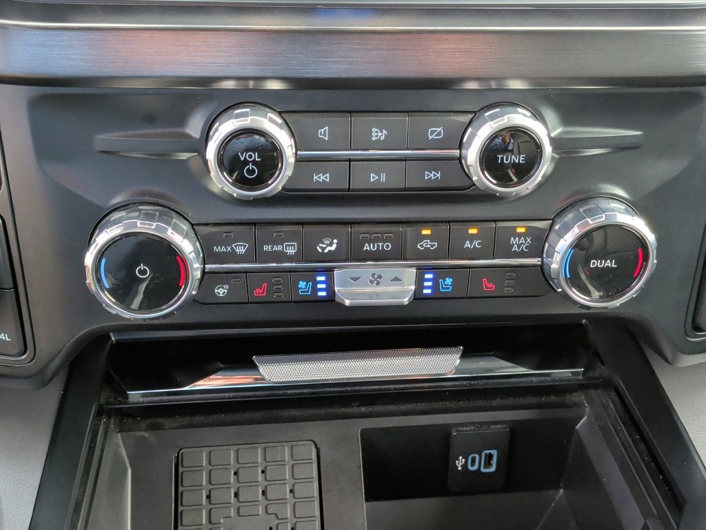 Used 2023 Ford F250 Lariat w/ Lariat Ultimate Package AWD/4WD image 32