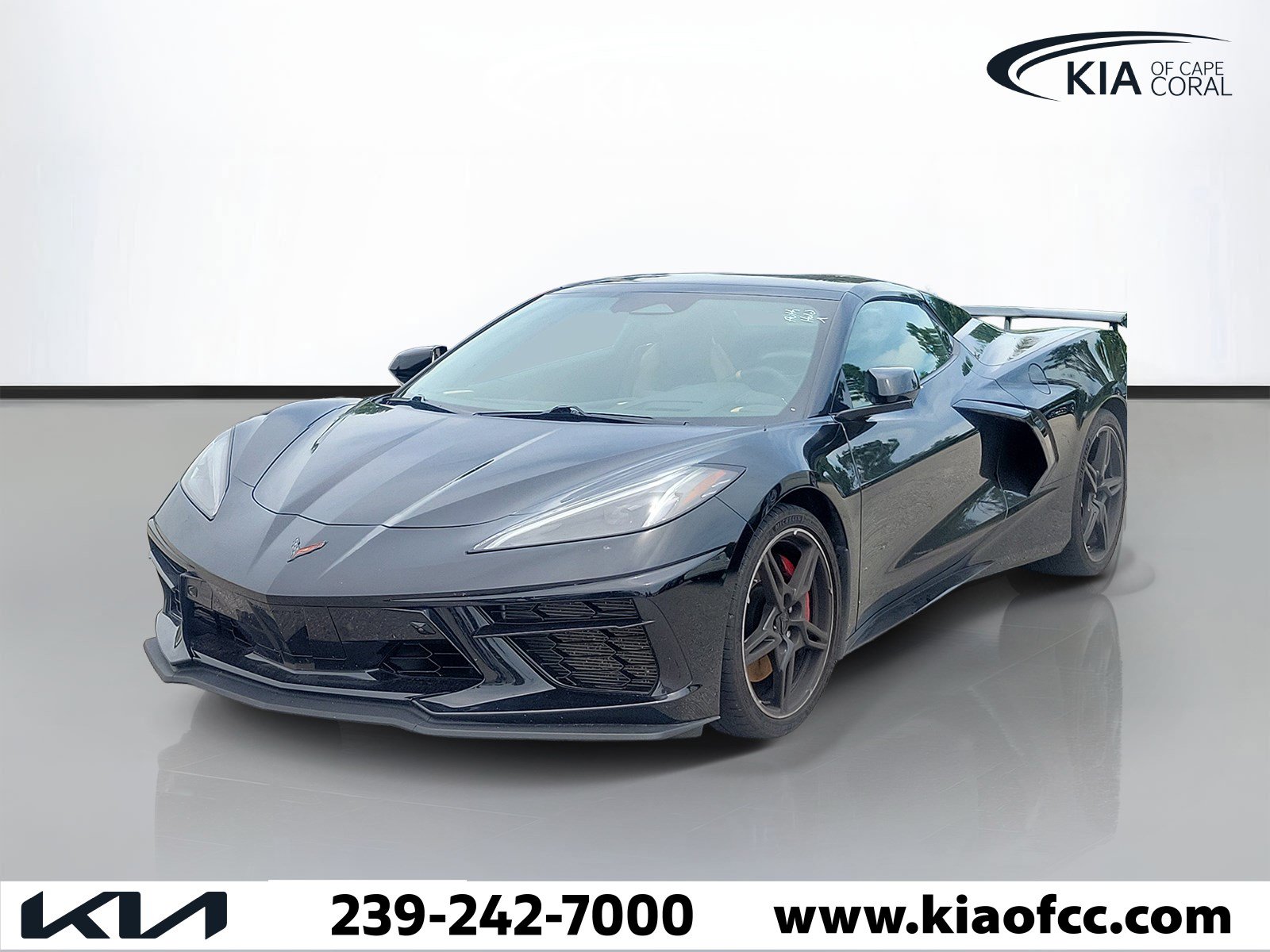 Used 2025 Chevrolet Corvette Stingray Preferred Conv w/ Z51 Performance Package RWD image 3