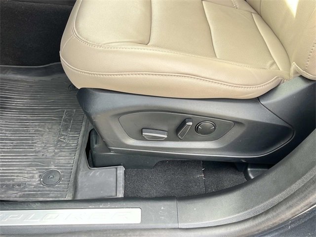 Used 2023 Ford Explorer Limited w/ Limited Technology Package image 30
