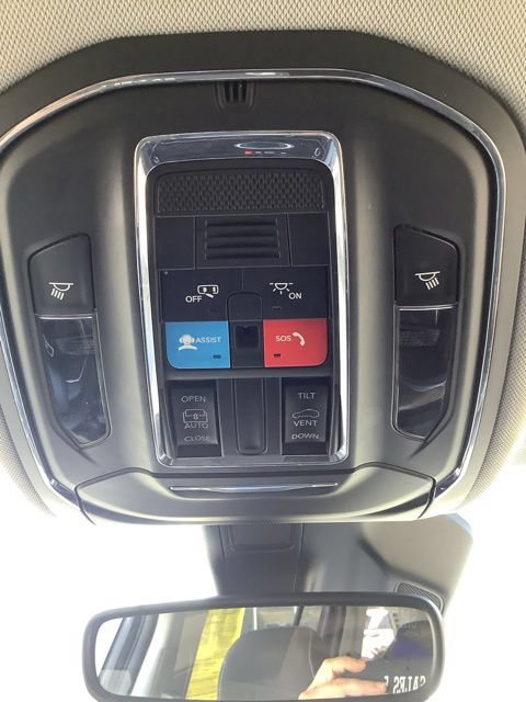 Certified 2023 Jeep Grand Cherokee Laredo AWD/4WD image 25