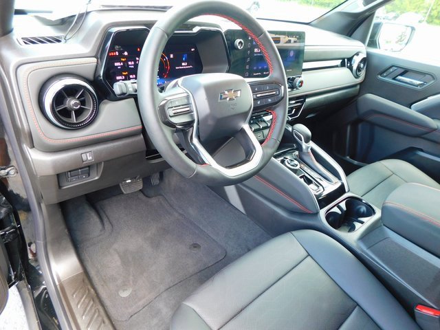 Used 2025 Chevrolet Colorado Z71 w/ Z71 Convenience Package 2 image 18