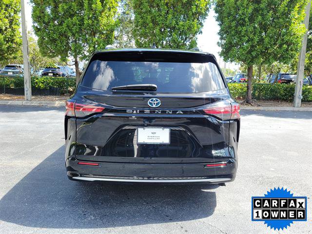 Used 2023 Toyota Sienna Limited FWD image 5