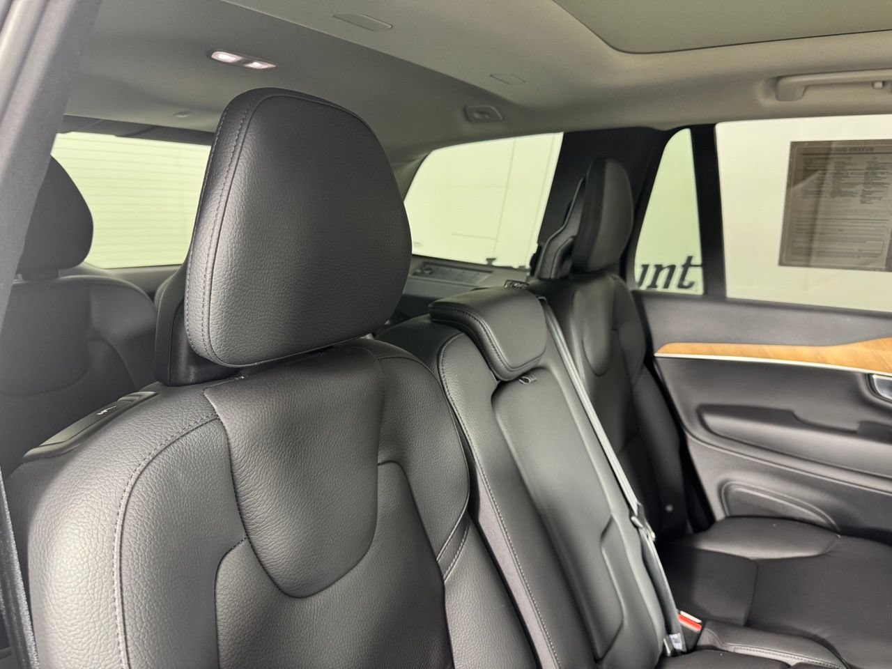 Used 2024 Volvo XC90 B5 Plus AWD/4WD image 34