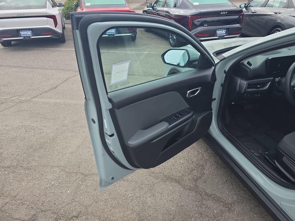 Used 2025 Kia K4 FWD image 10