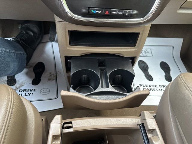 Used 2016 Chrysler Town & Country Touring-L w/ Driver Convenience Group image 28