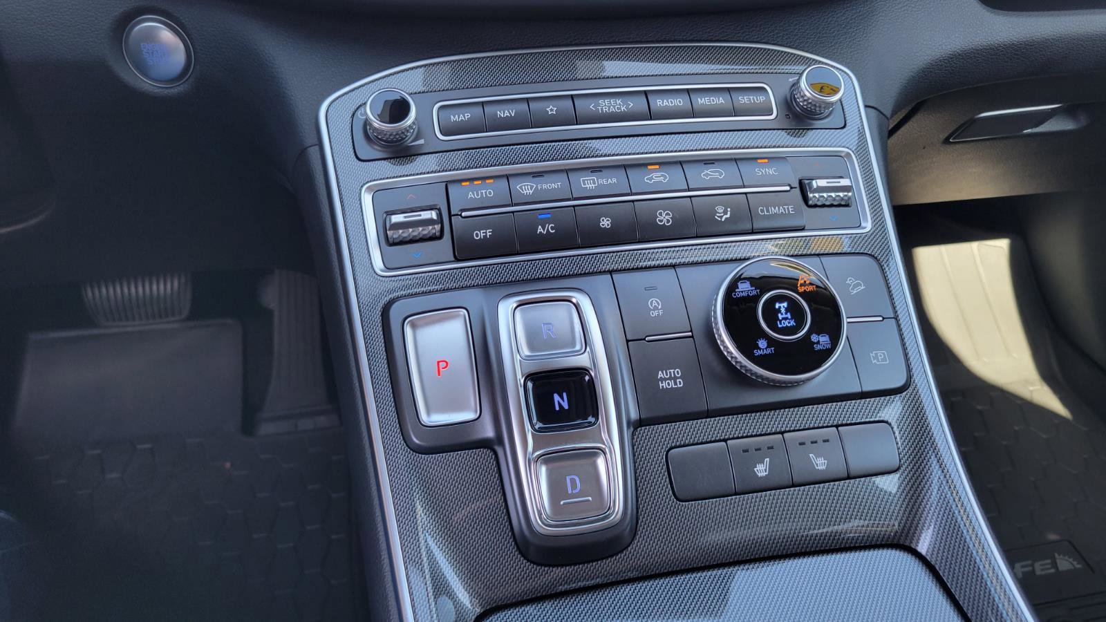 Used 2023 Hyundai Santa Fe SEL w/ Winter Weather Package image 26