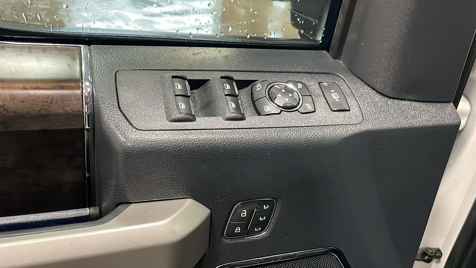 Used 2022 Ford F350 Lariat w/ Black Appearance Package image 14